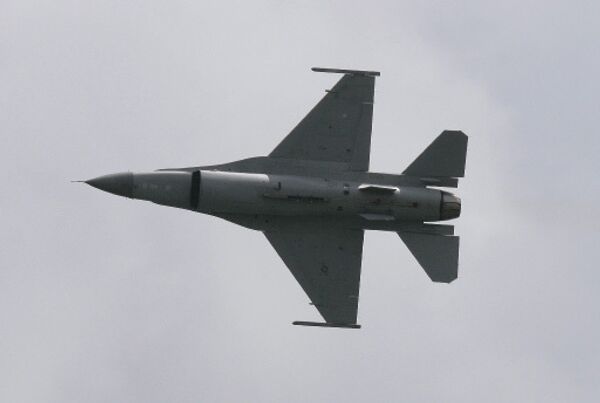 Истребитель F-16 Истребитель F-16