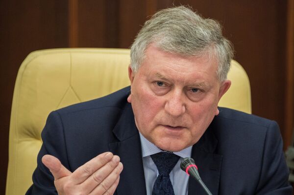 Участник немецкой делегации депутатов от партии Альтернатива для Германии Хельмут Сайффен на встрече с главой Республики Крым Сергеем Аксёновым в Симферополе. 8 февраля 2018 Участник немецкой делегации депутатов от партии Альтернатива для Германии Хельмут Сайффен на встрече с главой Республики Крым Сергеем Аксёновым в Симферополе. 8 февраля 2018