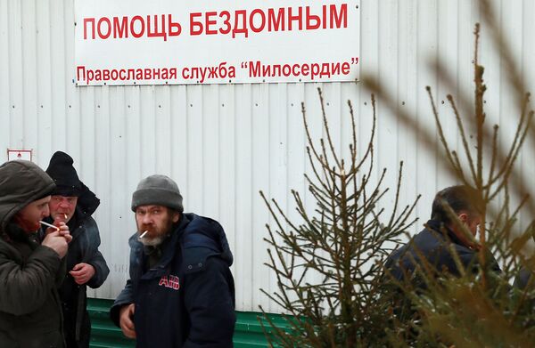 Мобильные душевые для бездомных, установленные православной службой Милосердие Мобильные душевые для бездомных, установленные православной службой Милосердие
