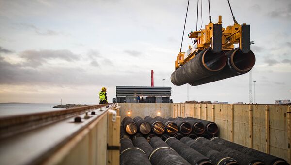 Трубы для строительства газопровода Северный поток - 2 в порту Мукран, Германия Трубы для строительства газопровода Северный поток - 2 в порту Мукран, Германия