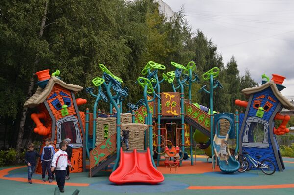 Детский городок на Домодедовской улице Детский городок на Домодедовской улице