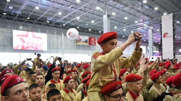 Участники первого Всероссийского молодёжного патриотического форума Я – Юнармия! в военно-патриотическом парке Патриот в Московской области. 22 февраля 2018 Участники первого Всероссийского молодёжного патриотического форума Я – Юнармия! в военно-патриотическом парке Патриот в Московской области. 22 февраля 2018