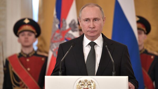 Президент РФ Владимир Путин на церемонии вручения государственных наград РФ, приуроченной к празднованию Дня защитника Отечества. 23 февраля 2018 Президент РФ Владимир Путин на церемонии вручения государственных наград РФ, приуроченной к празднованию Дня защитника Отечества. 23 февраля 2018