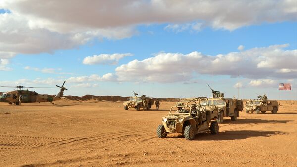Американские военнослужащие в районе населенного пункта Эт-Танф, Сирия Американские военнослужащие в районе населенного пункта Эт-Танф, Сирия