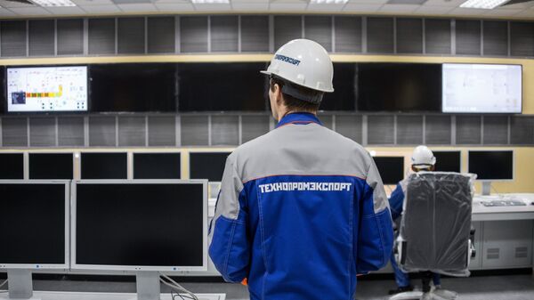 Инженеры в диспетчерской строящейся Балаклавской ТЭС в Крыму Инженеры в диспетчерской строящейся Балаклавской ТЭС в Крыму