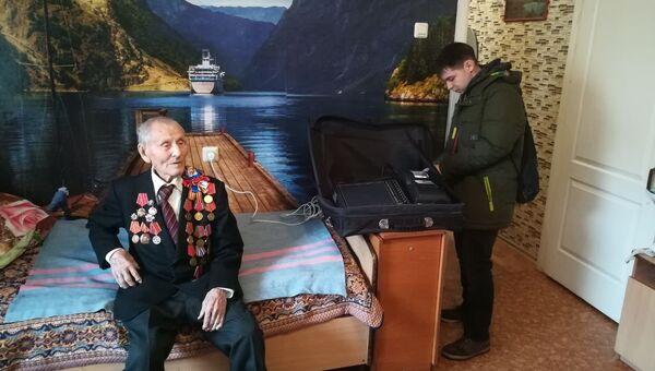 Старейший, 101-летний избиратель Еврейской автономной области проголосовал в Биробиджане Старейший, 101-летний избиратель Еврейской автономной области проголосовал в Биробиджане