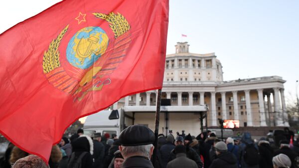 Участники митинга оппозиции в Москве по итогам президентских выборов. 19 марта 2018 Участники митинга оппозиции в Москве по итогам президентских выборов. 19 марта 2018