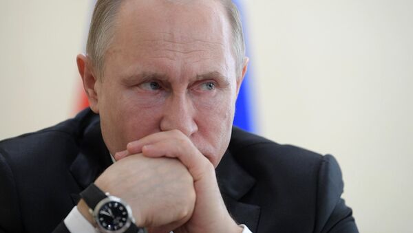 Президент РФ Владимир Путин во время совещания в Кемерово. 27 марта 2018 Президент РФ Владимир Путин во время совещания в Кемерово. 27 марта 2018