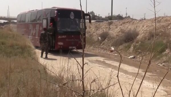 Вывод боевиков Фейлак Ар-Рахман из Арбила в Сирии по гумкоридорую РАрхивное фото Вывод боевиков Фейлак Ар-Рахман из Арбила в Сирии по гумкоридорую РАрхивное фото