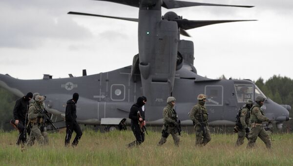 Литовский спецназ принимает участие в военных учениях НАТО Пылающий меч-2014 в Рукле Литовский спецназ принимает участие в военных учениях НАТО Пылающий меч-2014 в Рукле