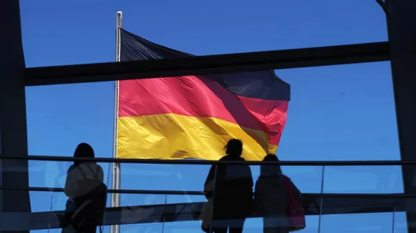 Bandeira da Alemanha no edifício Reichstag