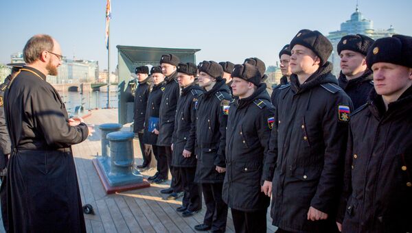 Литургия в храме Николая Чудотворца на крейсере Аврора Литургия в храме Николая Чудотворца на крейсере Аврора