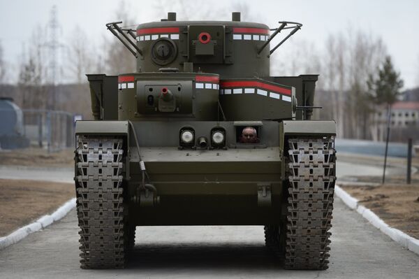 Копия советского многобашенного тяжёлого танка Т-35 Копия советского многобашенного тяжёлого танка Т-35