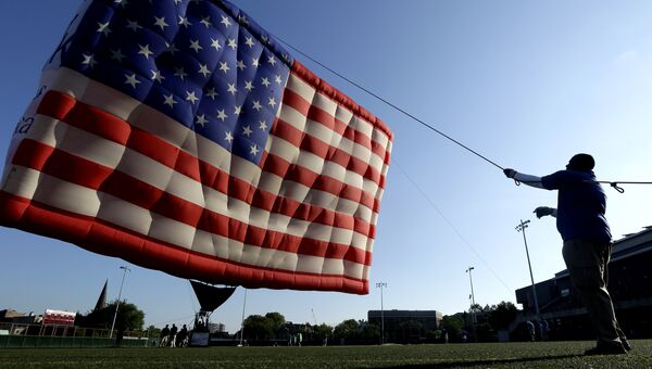 Воздушный шар, стилизованный под флаг США . Архивное фото Воздушный шар, стилизованный под флаг США . Архивное фото