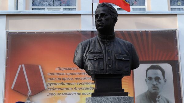 На церемонии открытия памятника прототипу главного героя фильма Собибор Александру Печерскому в Ростове-на-Дону На церемонии открытия памятника прототипу главного героя фильма Собибор Александру Печерскому в Ростове-на-Дону