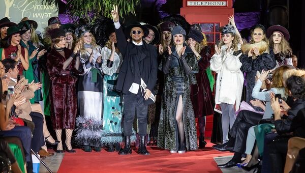 Fashion-шоу фонда Русский Силуэт в галерее искусств Зураба Церетели в рамках 40-го ММКФ Fashion-шоу фонда Русский Силуэт в галерее искусств Зураба Церетели в рамках 40-го ММКФ