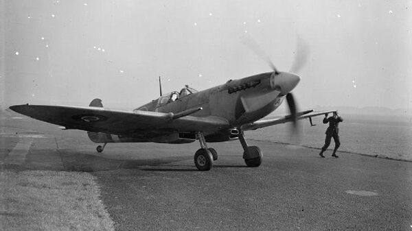 Истребитель Supermarine Spitfire IX Истребитель Supermarine Spitfire IX