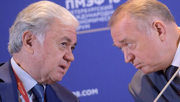Генеральный секретарь ШОС Рашид Алимов и президент Торгово-промышленной палаты (ТПП) РФ Сергей Катырин Генеральный секретарь ШОС Рашид Алимов и президент Торгово-промышленной палаты (ТПП) РФ Сергей Катырин