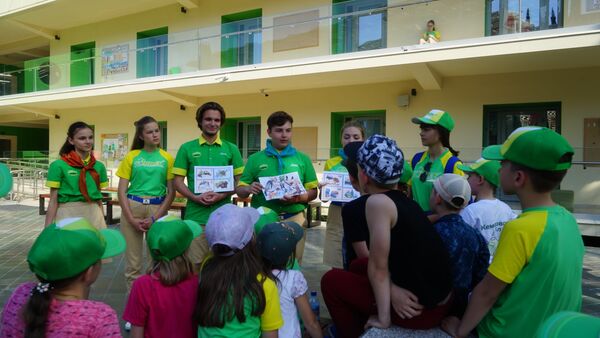 Добровольцы детского лагеря Лесной, МДЦ Артек Добровольцы детского лагеря Лесной, МДЦ Артек