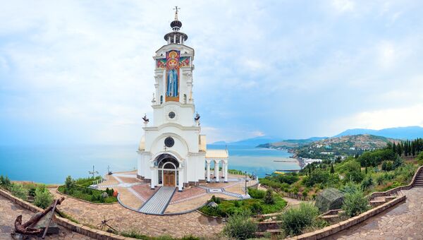 Храм-маяк Николая Чудотворца под Алуштой Храм-маяк Николая Чудотворца под Алуштой
