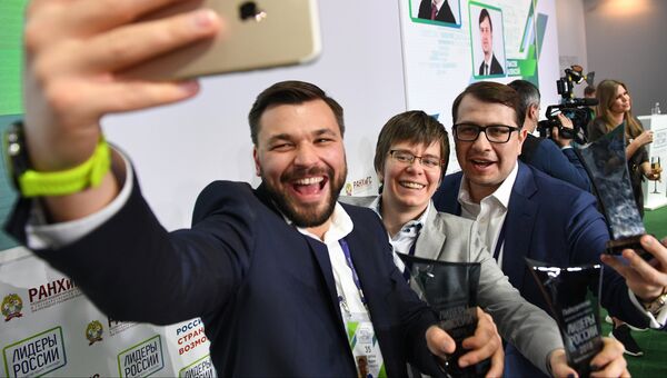 Победители конкурса Лидеры России фотографируются после церемонии награждения Победители конкурса Лидеры России фотографируются после церемонии награждения