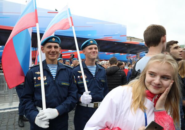 Участники празднования Дня России на Красной площади. 12 июня 2018 Участники празднования Дня России на Красной площади. 12 июня 2018