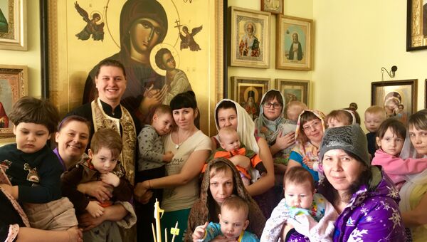 Прихожане молитвенной комнаты в честь святого Иоанна Кронштадского при больнице №5 города Орска Прихожане молитвенной комнаты в честь святого Иоанна Кронштадского при больнице №5 города Орска