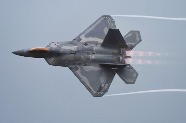 Американский истребитель F-22 Raptor Американский истребитель F-22 Raptor