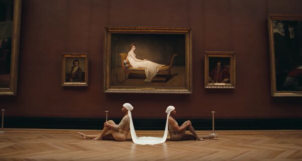 Кадр из клипа The Carters Кадр из клипа The Carters