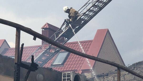 Ликвидация пожара в гостевом доме Арсенал в Евпатории, Крым. 21 июня 2018 Ликвидация пожара в гостевом доме Арсенал в Евпатории, Крым. 21 июня 2018