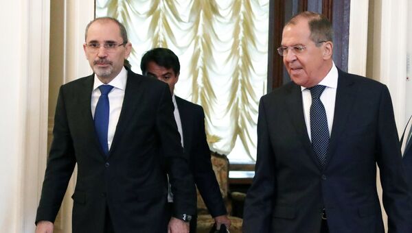 Сергей Лавров и глава МИД Иордании Айман Хусейн Абдалла ас-Сафади во время переговоров. 4 июля 2018 Сергей Лавров и глава МИД Иордании Айман Хусейн Абдалла ас-Сафади во время переговоров. 4 июля 2018
