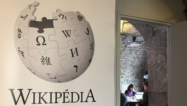 Логотип онлайн-энциклопедии Wikipedia. Ахивное фото Логотип онлайн-энциклопедии Wikipedia. Ахивное фото