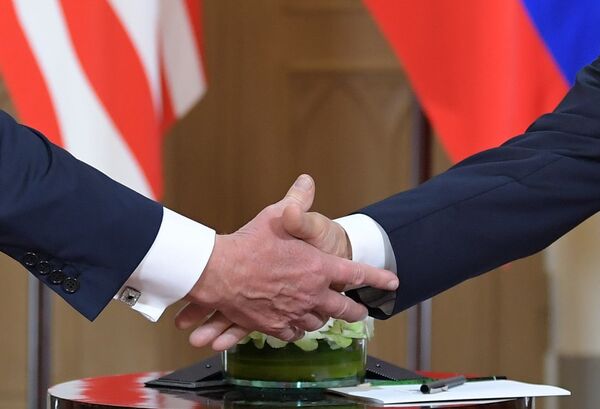 Во время встречи президента РФ Владимира Путина и президента США Дональда Трампа в президентском дворце в Хельсинки. 16 июля 2018 Во время встречи президента РФ Владимира Путина и президента США Дональда Трампа в президентском дворце в Хельсинки. 16 июля 2018