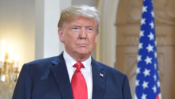 Президент США Дональд Трамп во время встречи с президентом РФ Владимиром Путиным в президентском дворце в Хельсинки. 16 июля 2018 Президент США Дональд Трамп во время встречи с президентом РФ Владимиром Путиным в президентском дворце в Хельсинки. 16 июля 2018