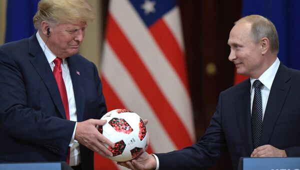 Президент РФ Владимир Путин и президент США Дональд Трамп во время пресс-конференции в Хельсинки. 16 июля 2018 Президент РФ Владимир Путин и президент США Дональд Трамп во время пресс-конференции в Хельсинки. 16 июля 2018