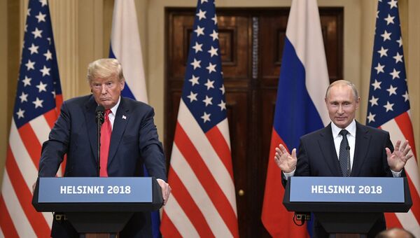 Президент РФ Владимир Путин и президент США Дональд Трамп на пресс-конференции по итогам встречи в Хельсинки Президент РФ Владимир Путин и президент США Дональд Трамп на пресс-конференции по итогам встречи в Хельсинки