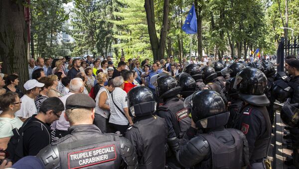 Участники акции протеста в Кишиневе. Архивное фото Участники акции протеста в Кишиневе. Архивное фото