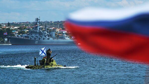 Репетиция парада ВМФ в Севастополе. Архивное фото Репетиция парада ВМФ в Севастополе. Архивное фото