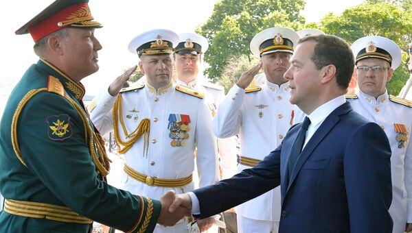 Премьер-министр РФ Д. Медведев принял участие в праздновании Дня ВМФ в Севастополе Премьер-министр РФ Д. Медведев принял участие в праздновании Дня ВМФ в Севастополе
