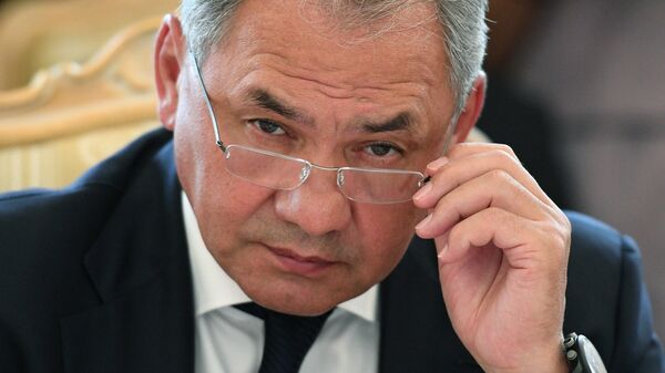 Министр обороны РФ Сергей Шойгу во время переговоров с главой МИД Японии Таро Коно и главой Минобороны Японии Ицунори Онодэрой. 31 июля 2018 Министр обороны РФ Сергей Шойгу во время переговоров с главой МИД Японии Таро Коно и главой Минобороны Японии Ицунори Онодэрой. 31 июля 2018