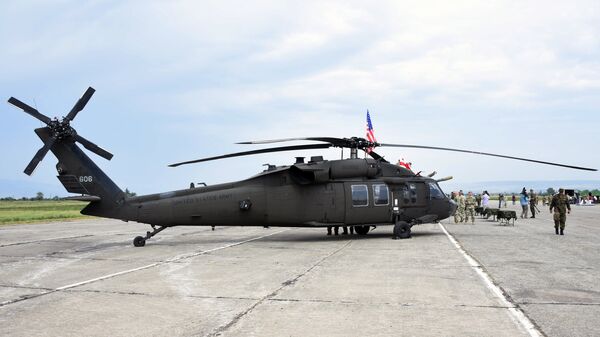 Американский военный вертолет Sikorsky UH-60 Black Hawk Американский военный вертолет Sikorsky UH-60 Black Hawk