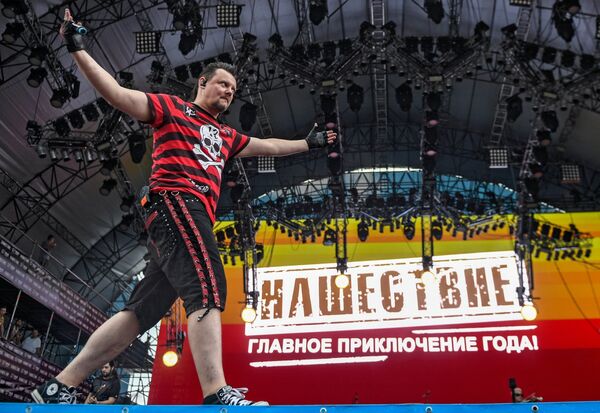 Солист группы КняZz Андрей Князев на закрытии фестиваля Нашествие. 5 августа 2018 Солист группы КняZz Андрей Князев на закрытии фестиваля Нашествие. 5 августа 2018