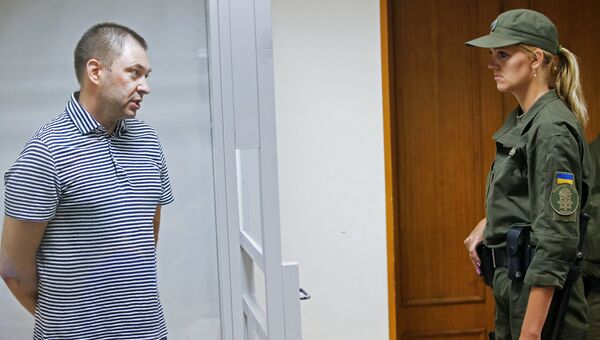 Руководитель портала РИА Новости Украина Кирилл Вышинский в зале апелляционного суда Херсонской области Украины. 6 августа 2018 Руководитель портала РИА Новости Украина Кирилл Вышинский в зале апелляционного суда Херсонской области Украины. 6 августа 2018