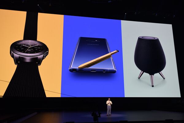 Генеральный директор Samsung Донг Джинг Ко на презентации Galaxy Unpacked в Нью-Йорке Генеральный директор Samsung Донг Джинг Ко на презентации Galaxy Unpacked в Нью-Йорке