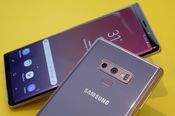 Новый телефон Galaxy Note 9 на презентации Galaxy Unpacked в Нью-Йорке Новый телефон Galaxy Note 9 на презентации Galaxy Unpacked в Нью-Йорке