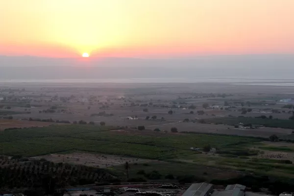 Вид на долину Мертвого моря с горы Лота, Иордания