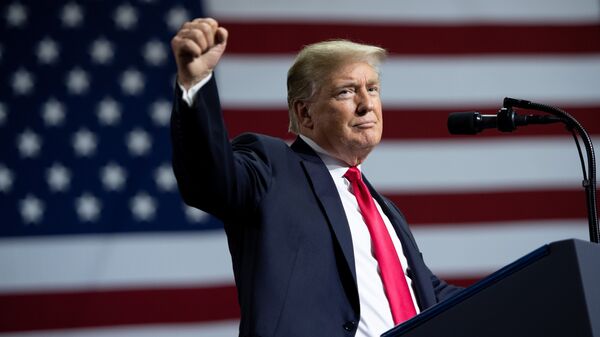 Президент США Дональд Трамп говорит о введении 25% пошлины на импорт товаров из Китая. 31 июля 2018 Президент США Дональд Трамп говорит о введении 25% пошлины на импорт товаров из Китая. 31 июля 2018