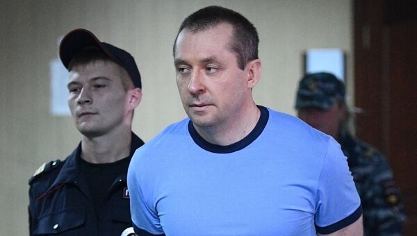 Бывший заместитель начальника управления Т Главного управления экономической безопасности и противодействия коррупции (ГУЭБиПК) МВД России Дмитрий Захарченко, обвиняемый во взятках. Архивное фото Бывший заместитель начальника управления Т Главного управления экономической безопасности и противодействия коррупции (ГУЭБиПК) МВД России Дмитрий Захарченко, обвиняемый во взятках. Архивное фото