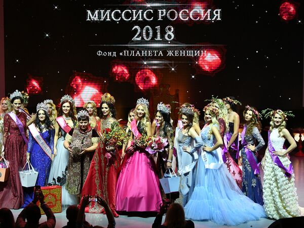 Корона для мамы двоих детей: в Москве выбрали миссис России – 2018 Корона для мамы двоих детей: в Москве выбрали миссис России – 2018