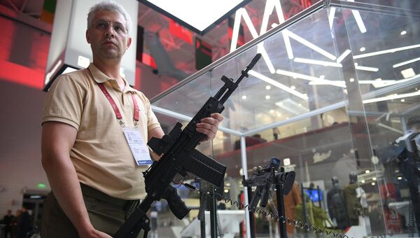 Автомат Калашникова АК-308 на презентации в рамках IV Международного военно-технического форума Армия-2018 в КВЦ Патриот Автомат Калашникова АК-308 на презентации в рамках IV Международного военно-технического форума Армия-2018 в КВЦ Патриот
